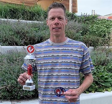 Joery Wouters wint triatlon in Almere - Lommel