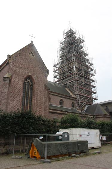 Kerktoren in de steigers - Houthalen-Helchteren