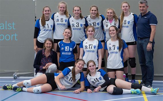 VIIO-meisjes Vlaams volleybalkampioen SVS - Tongeren