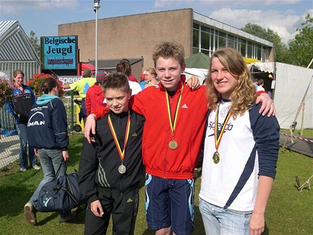 Zwemmen: al 5 medailles voor OZV - Overpelt
