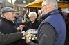 Neerpelt - Nieuwjaar vieren op de weekmarkt
