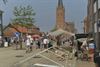 Beringen - Rommelmarkt Paal uitgewaaid door hevige rukwinden