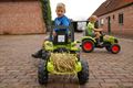 Kinderkruiwagens en tractoren voor 't Groeiveld