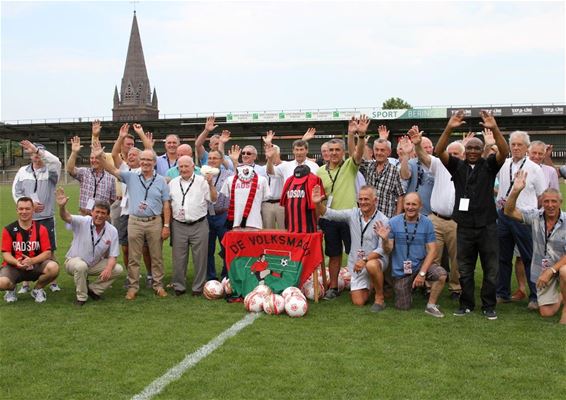 10 jaar Facebookgroep Beeringen FC 522. - Beringen