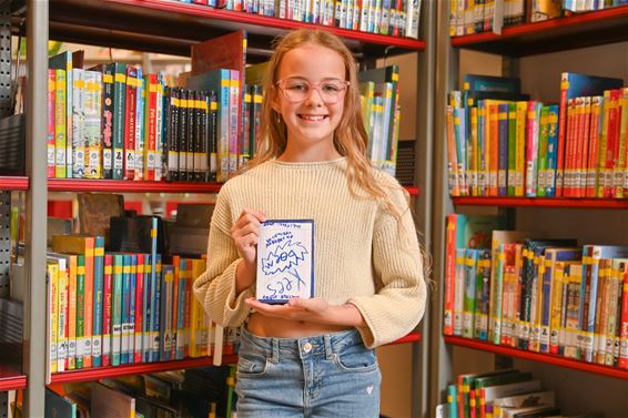 11-jarige Janne schrijft een boek - Lommel