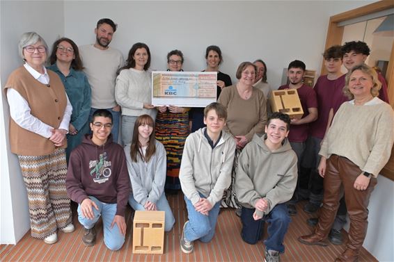 1125 euro voor project menstruatiekastjes - Beringen