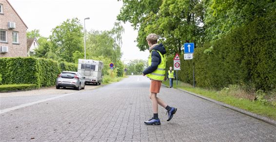 331 leerlingen leggen voetgangersexamen af - Lommel
