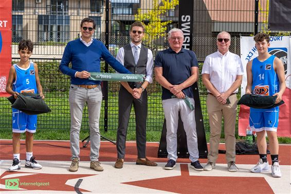 3x3-court geopend én clubiconen gehuldigd - Bree