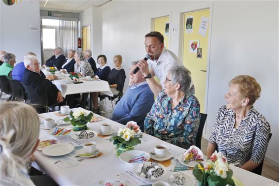 80-plussers vieren feest in hun eigen kerkdorp - Pelt