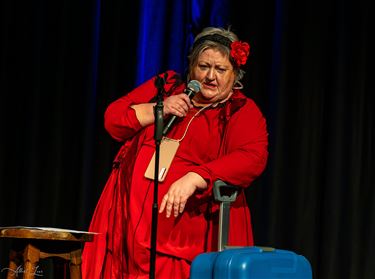 Acht comedians, acht minuten - Pelt