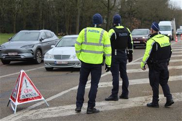 Actie rond rijbewijzen , geseind persoon opgepakt - Beringen