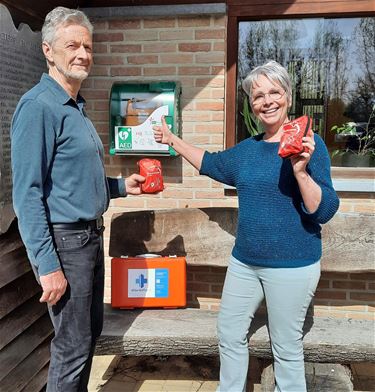 AED-toestel verhoogt veiligheid in Het Hageven - Pelt
