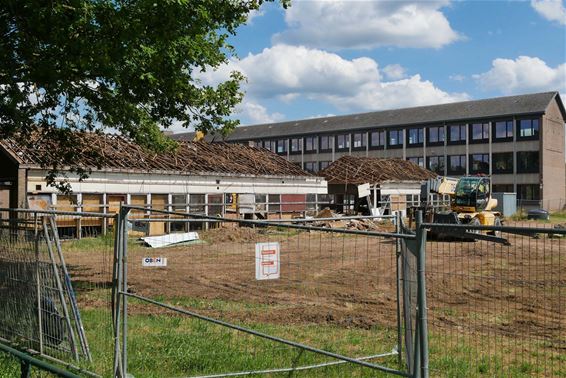 Afbraak gebouwen aan school A-Maze - Beringen