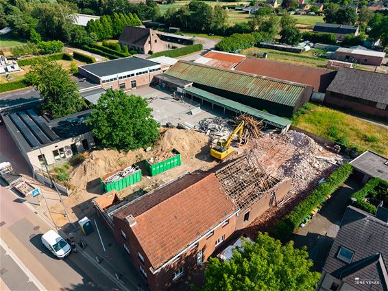 Afbraak oude schoolgebouw in Ellikom begonnen - Oudsbergen