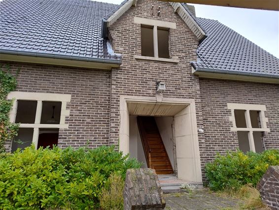 Afbraak pastorij op ’t Hent van start - Pelt