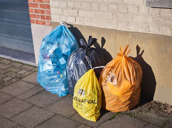Afvalzakken tijdelijk welkom op recyclagepark