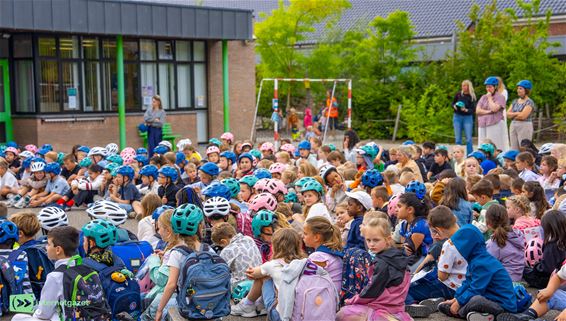 Alle leerlingen krijgen eigen fietshelm - Hechtel-Eksel