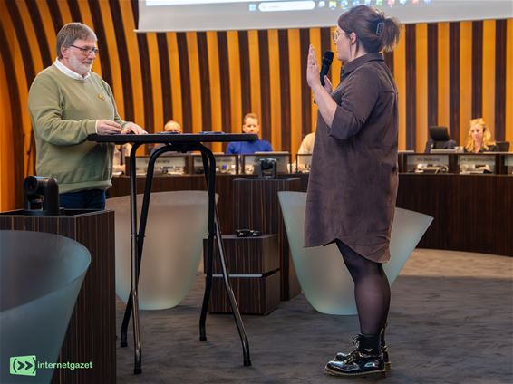 Alosya Vandenberk legt eed af als nieuw raadslid - Lommel