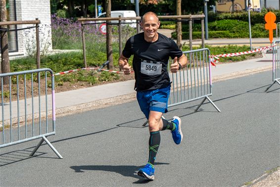 Pelt - Andy Mortier, enige Peltenaar in stratenloop Eksel