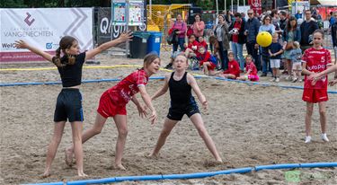 Arena-beachhandbaltornooi in Eksel - Pelt