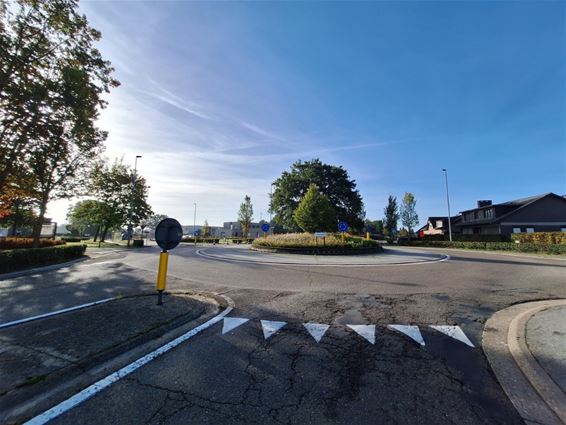 Asfalteringswerken aan rotonde Monsheide