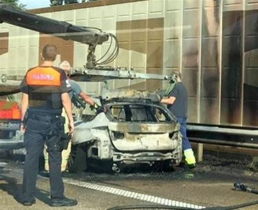 Auto uitgebrand op Noord-Zuid - Hechtel-Eksel
