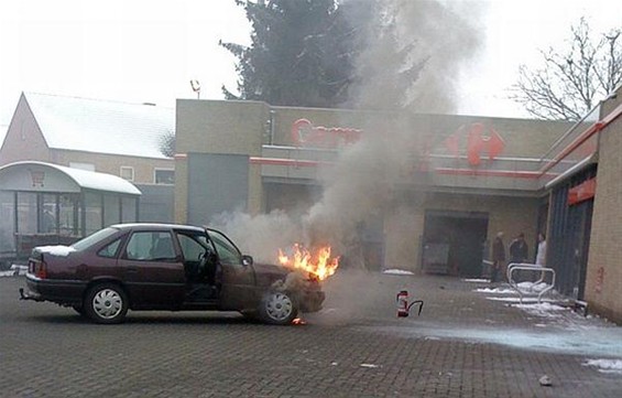 Autobrand op parking Carrefour - Hamont-Achel