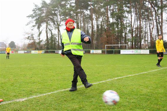 Bart Van Och geeft aftrap bij GT Kolonie - Lommel