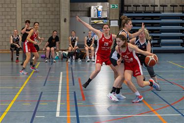 Basket: dames A winnen van Melsele-Beveren - Lommel