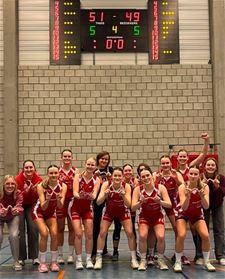 Basket: dames B winnen nipt van Hasselt - Lommel