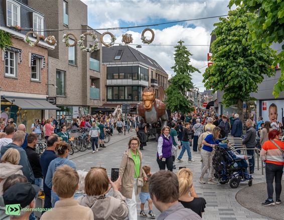 Beeldig Lommel op weg naar finale - Lommel