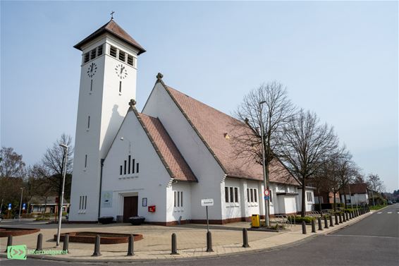 Beleefbare oase in aanleg aan kerk Heide-Heuvel - Lommel