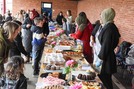 Benefietmarkt door kinderen Westakker - Beringen