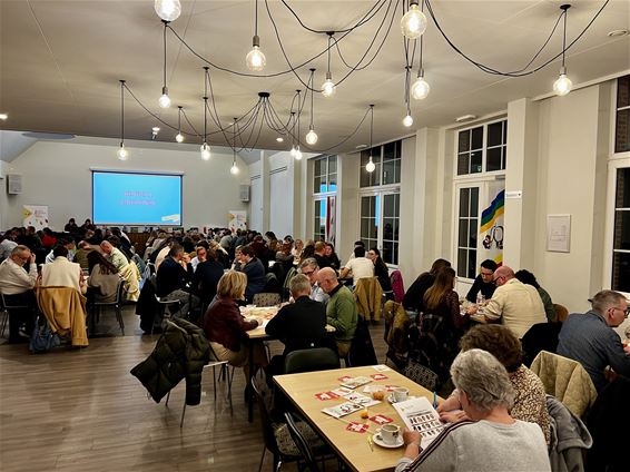 Bier voor Kleedkamer 8 wint EMJ-Quiz - Pelt