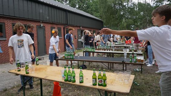 Bierpongen op het KSA-strandfeest - Lommel