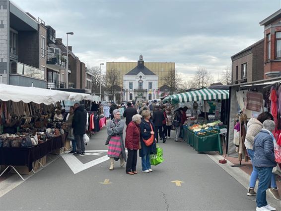 Bijzonder bezoek op de markt - Leopoldsburg