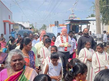 Mgr. Hoogmartens  op werkbezoek in India - Beringen & Leopoldsburg