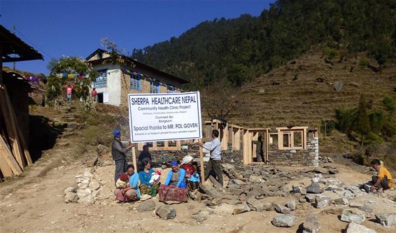 Bouwen aan een hulppost in Nepal - Neerpelt