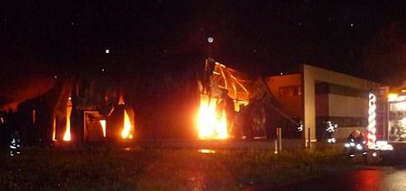 Brand vernielt opslagplaats (1) - Hamont-Achel