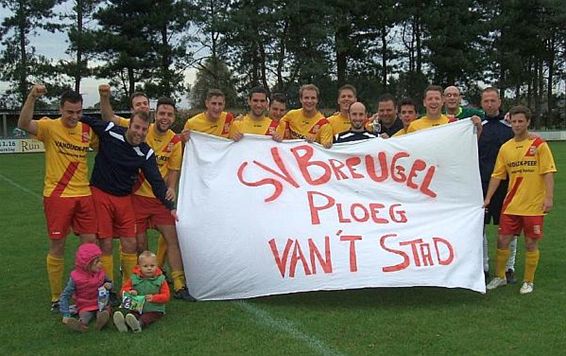 Breugel wint Peerse derby - Peer