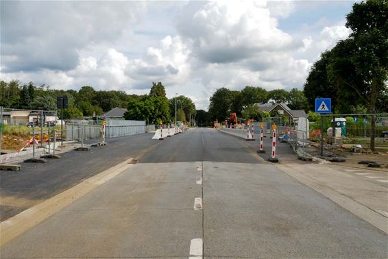 Brug terug open - Beringen