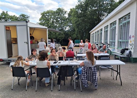 Burenfeest brengt buurt samen