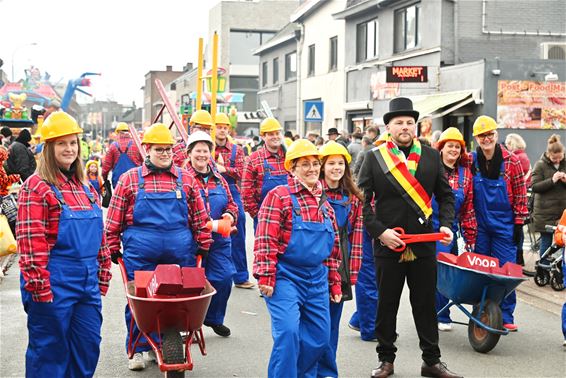 Carnavalsstoet centrum lokt weer grote massa - Lommel