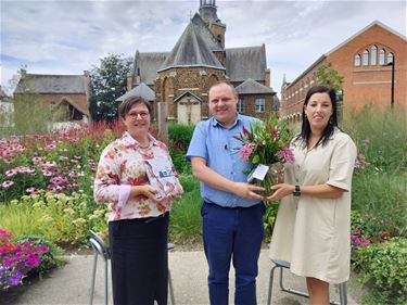 Caroline wint boek dankzij Bye Bye Gazon - Beringen