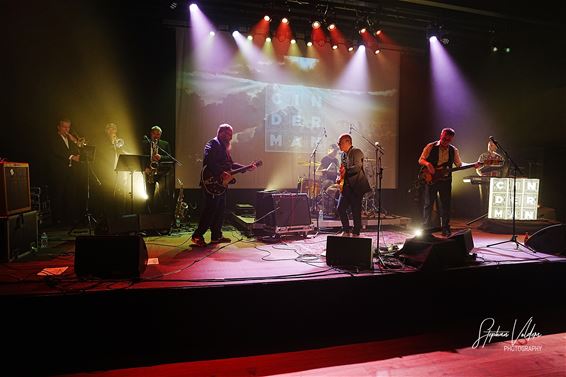 Cinderman en 30.000 Monkees op Roxy Music Fest - Beringen