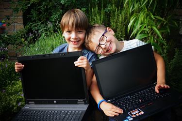 Computers gezocht voor kwetsbare kinderen - Beringen