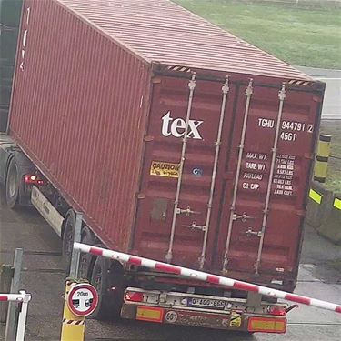 Container en trekker gestolen - Beringen