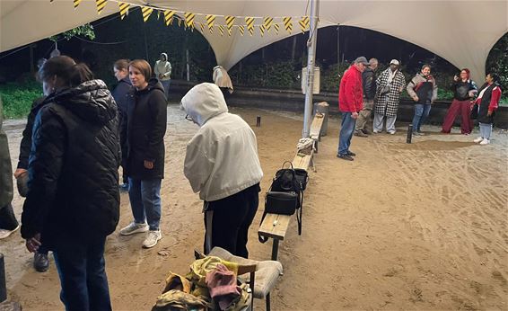 DCO Pelt geniet van frietjes en krulbollen - Pelt