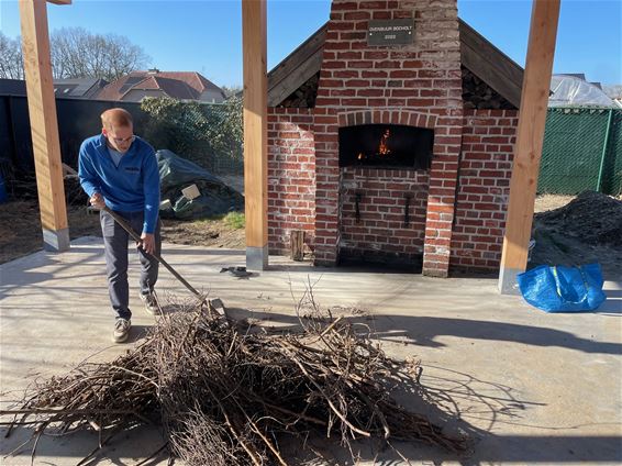 Bocholt - De bakoven wordt opgewarmd