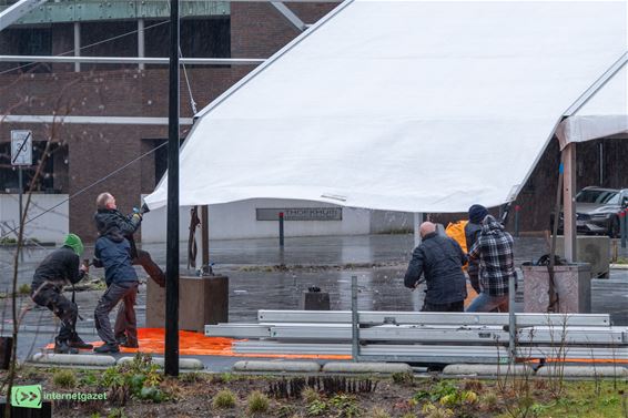 De ene bouwt op, de andere breekt af - Pelt